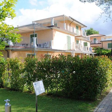 Apartment In Marina Di Massa - Toskana 24103 Екстер'єр фото