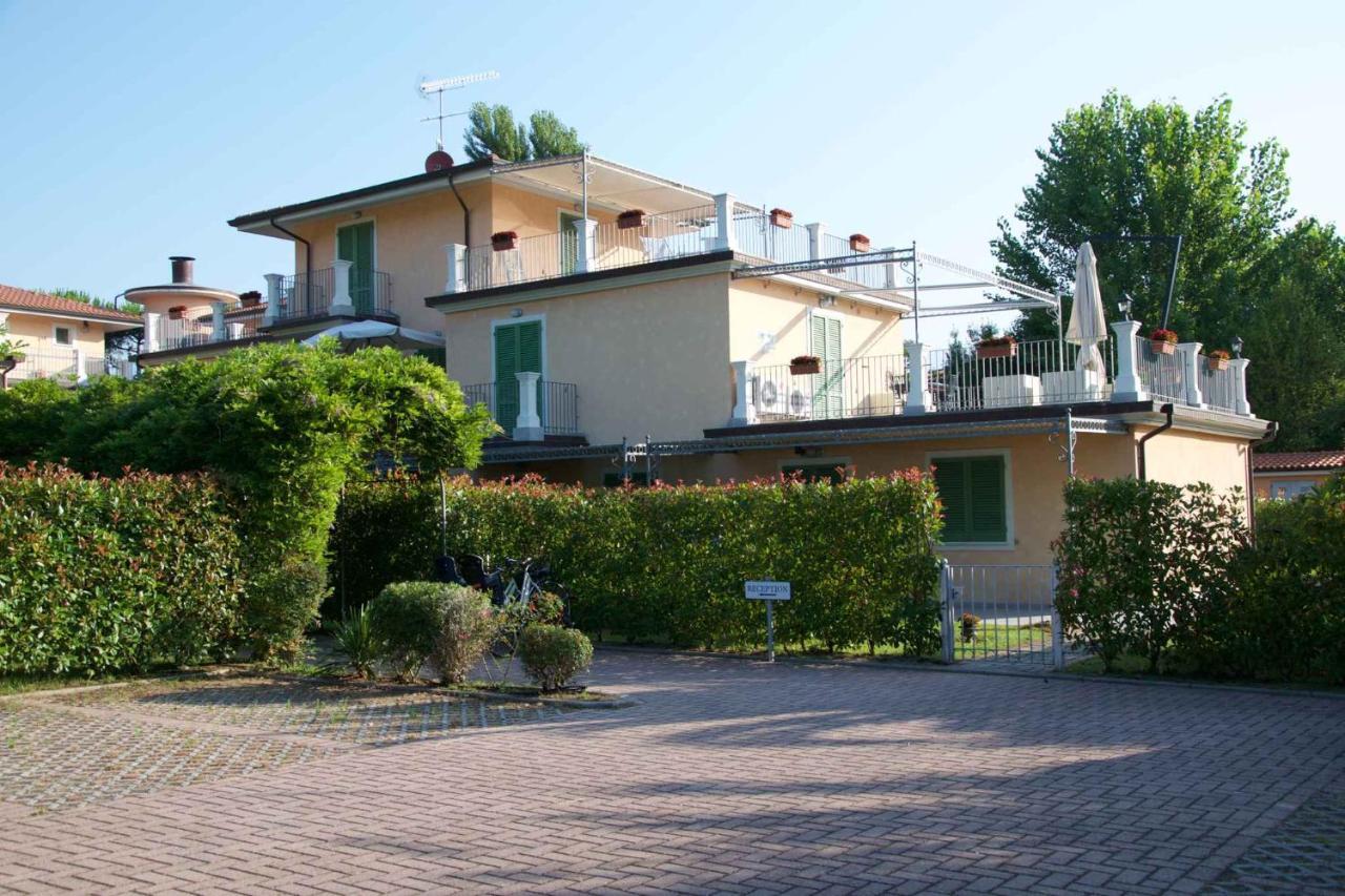 Apartment In Marina Di Massa - Toskana 24103 Екстер'єр фото